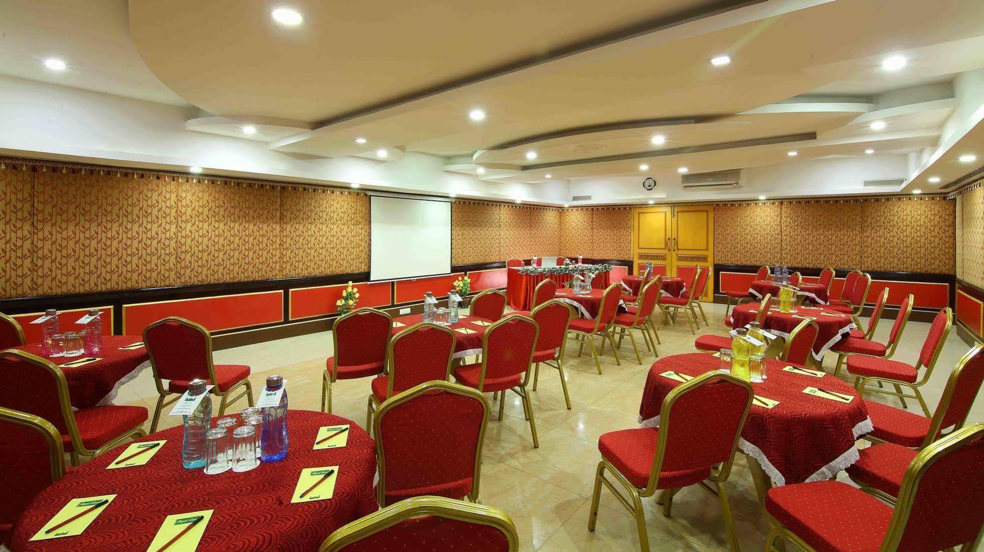 होटल Royal Court 3*
