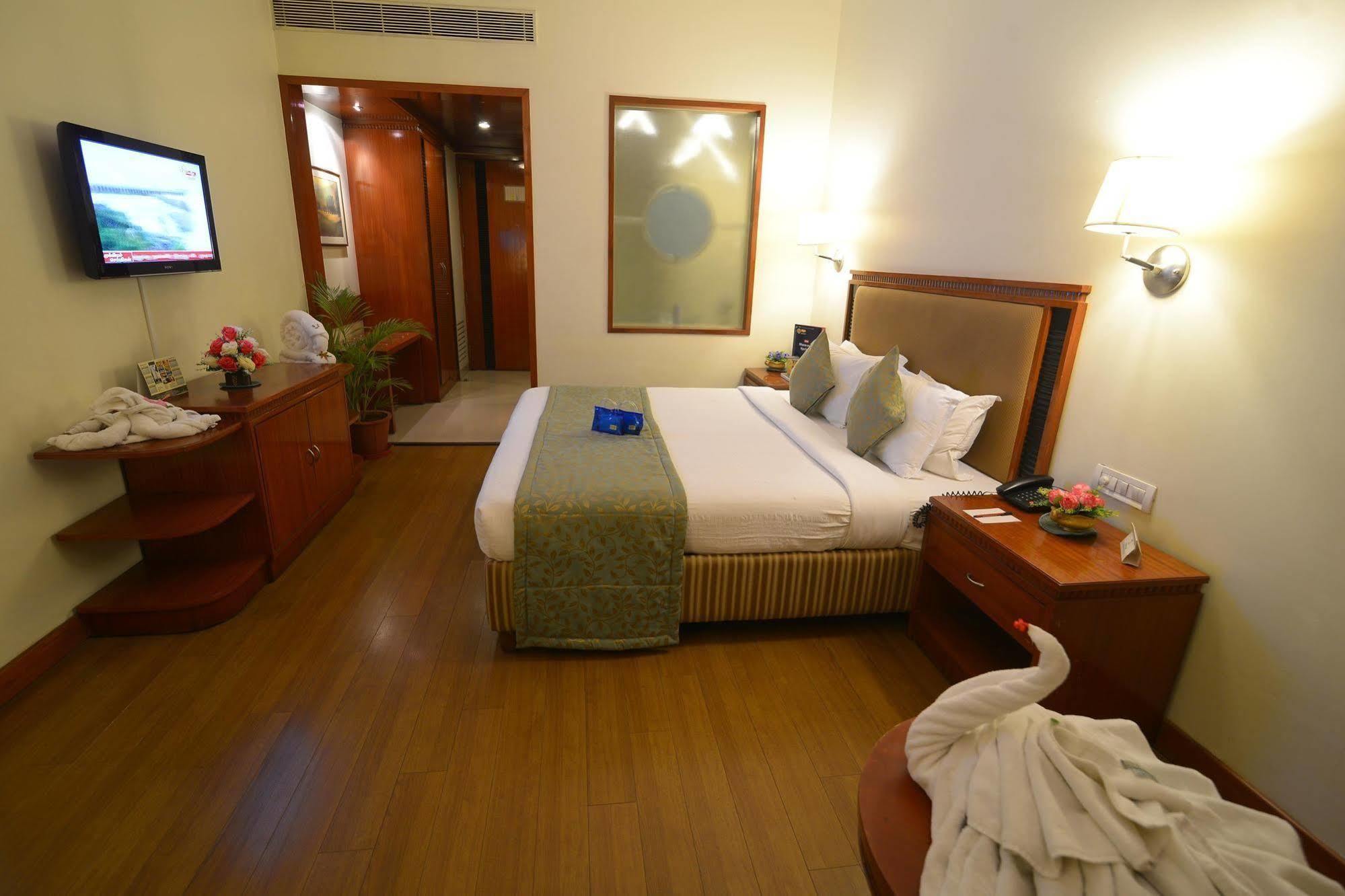Royal Court होटल Madurai